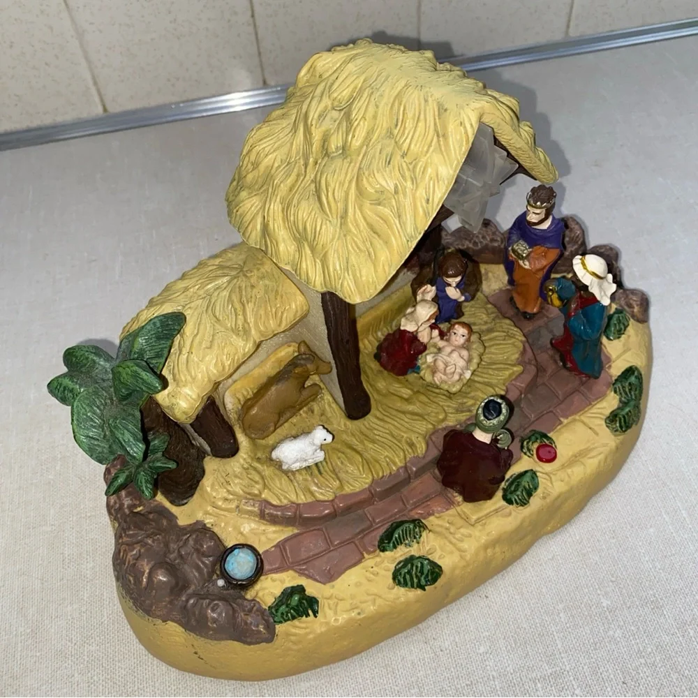 Vintage GEMMY Nativity Scene LIghts-Up & Tells‎ Christmas Story Birth of Jesus